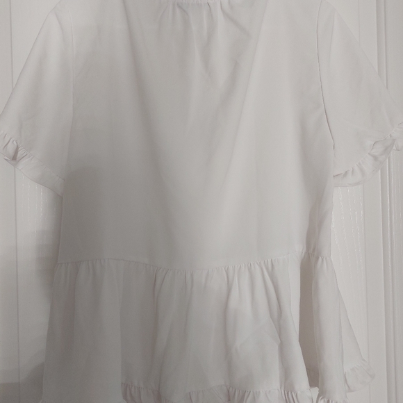 White blouse - Picture 3 of 3